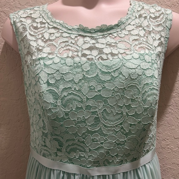 Dave’s Bridal Mint Green Lace Dress Size 14 - Picture 2 of 7